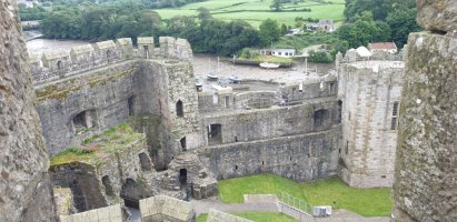 caernarfon castle 2.jpg