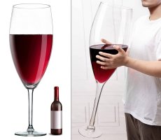 worlds-largest-giant-wine-glass-xl.jpg